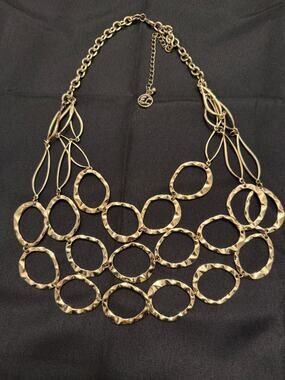 Erica Lyons 3 layer gold tone necklace interlocking hammered rings and ovals 20"